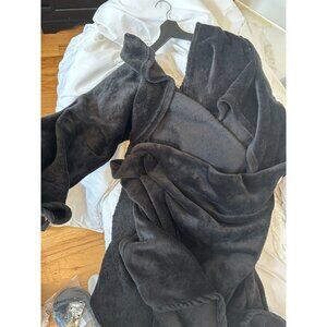 Black Wearable Blanket with Sleeves Soft Fleece Mink Robe Wrap for Sofa Couch TV